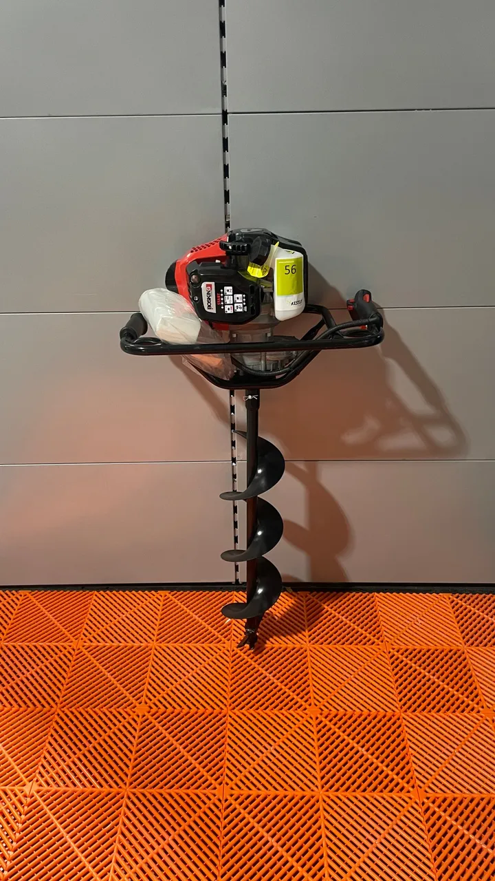 Motor-Erdbohrer mit Bohrspirale